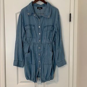Lulu’s lightweight denim button up L